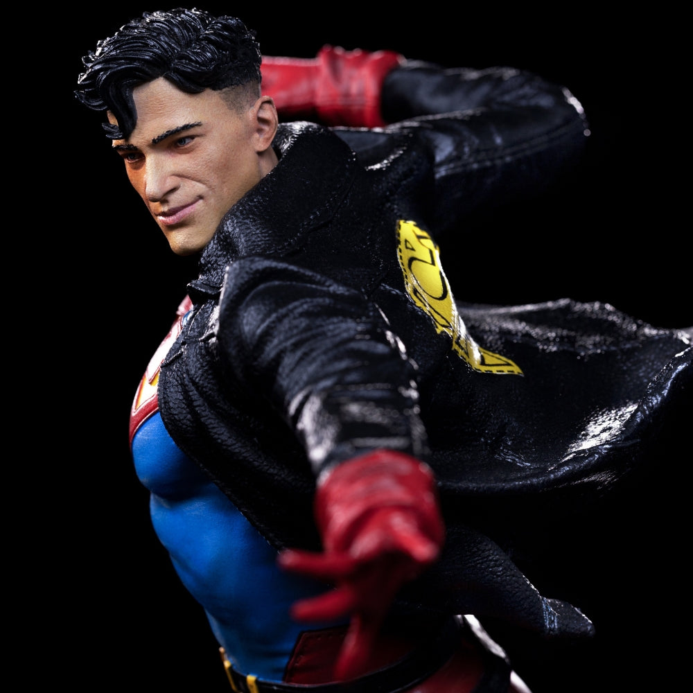 Iron Studios DC COMICS - Superboy Statue 1/10