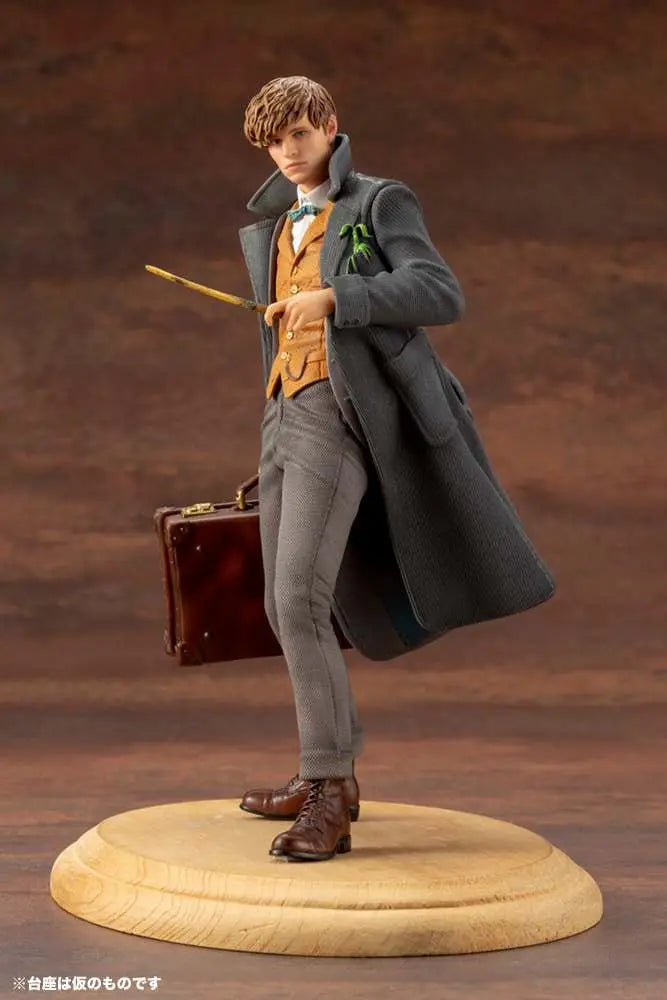 FB CRIMES GRINDELWALD SCAMANDER ARTFX+