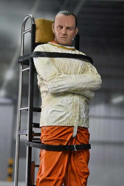 SILENCE OF THE LAMB - Dr Hannibal Lecter - Figure 17cm