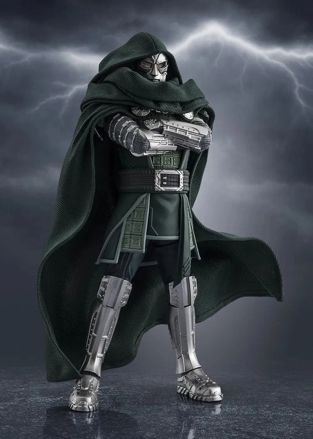 AVENGERS DOOMSDAY - Doctor Doom - Figure S.H. Figuarts 16cm