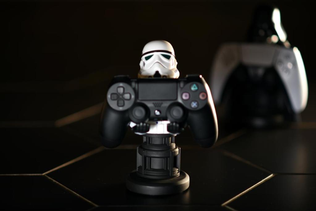 STAR WARS - Stormtrooper - Controller & Phone Support - 20cm