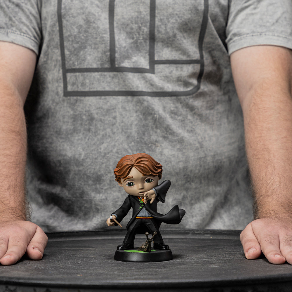 Iron Studios & Minico Harry Potter - Ron Weasley with Broken Wand Figure