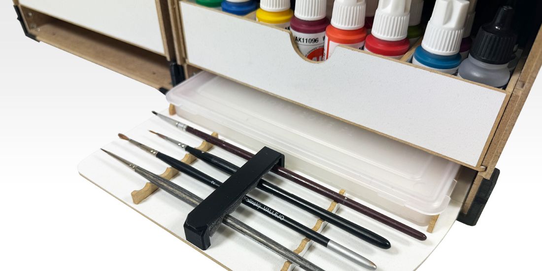 HobbyZone Portable Hobby Station - Palette and Brushes Insert - opi06