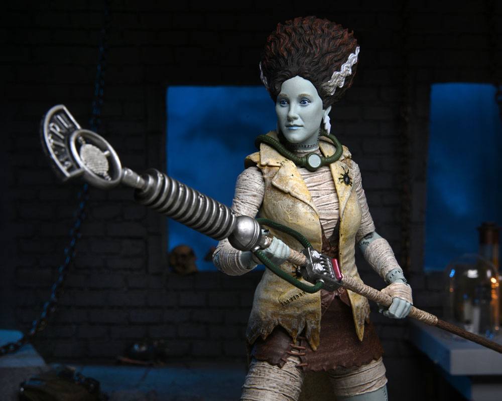 Universal Monsters x Teenage Mutant Ninja Turtles Action Figure April as The Bride 18 cm