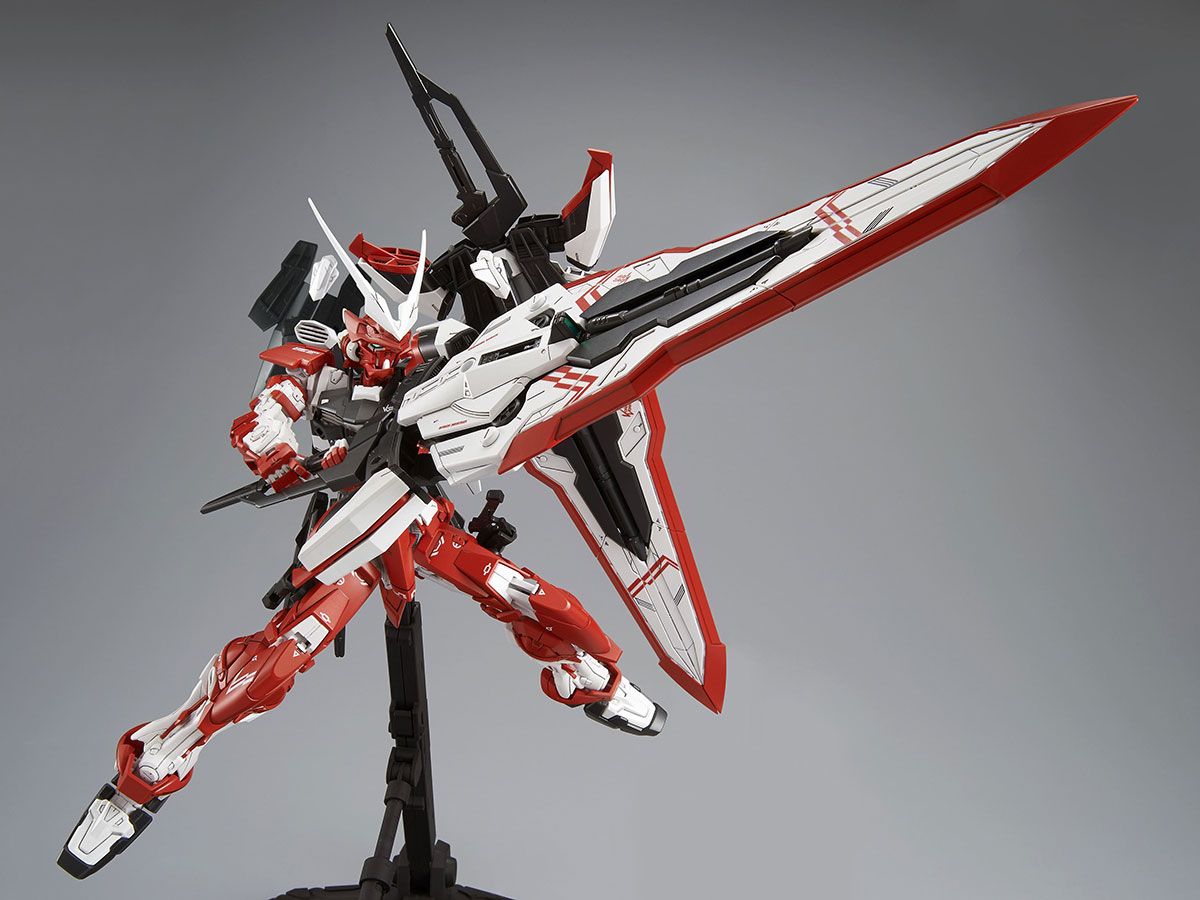 MG Gundam Astray Turn Red Limited P-Bandai Edition 1/100 - gundam-store.dk