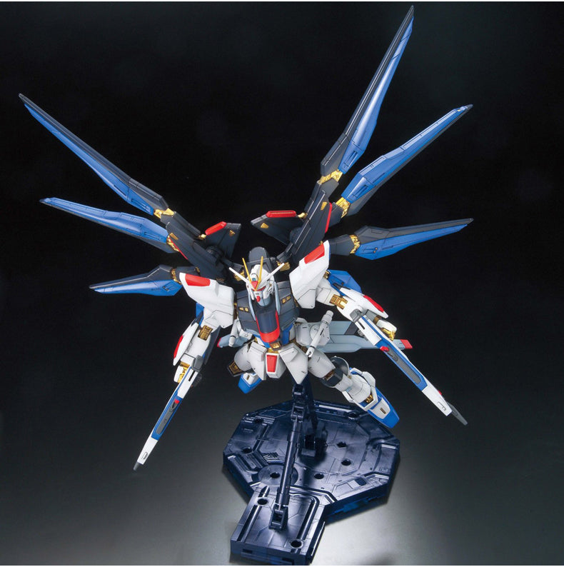MG ZGMF-X20A Strike Freedom Gundam Full Burst Mode 1/100