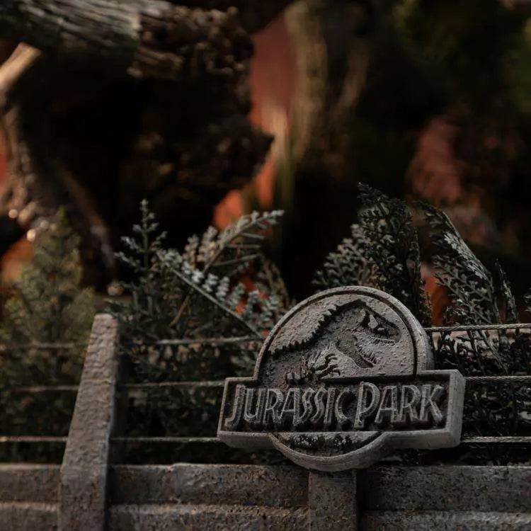 JURASSIC PARK DEMI ART T-REX ATTACKS 1/20 STATUE