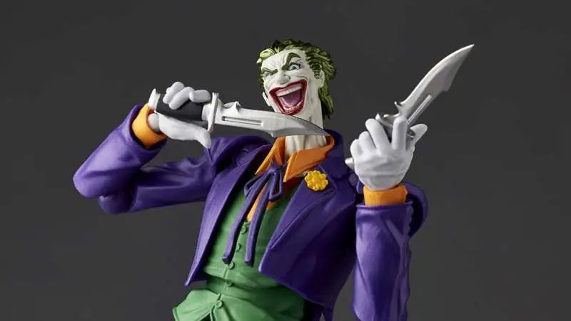 REVOLTECH A.Y. DC COMICS JOKER VER. 1.5 ACTION FIGURE