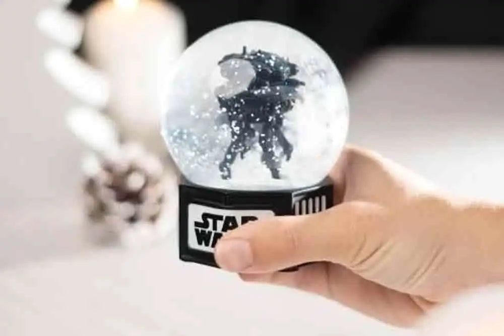 STAR WARS SNOW GLOBE