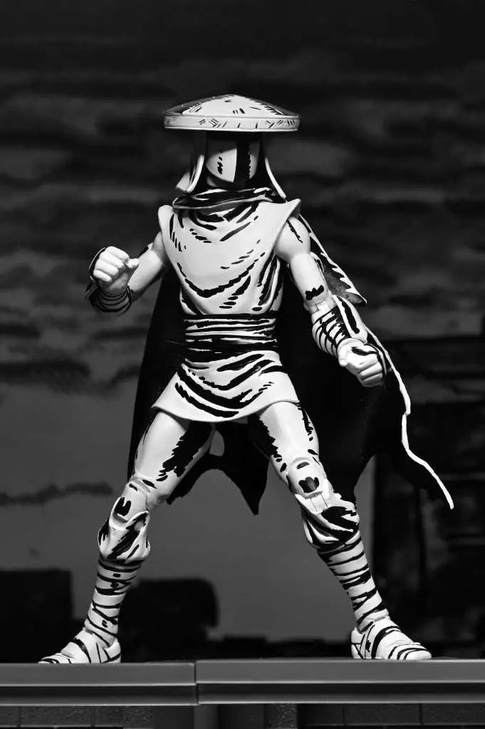 TNMT MIRAGE ELITE FOOT NINJA GUARD BW AF