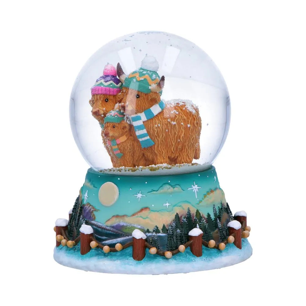 WINTER HIGHLAND COW SNOW GLOBE