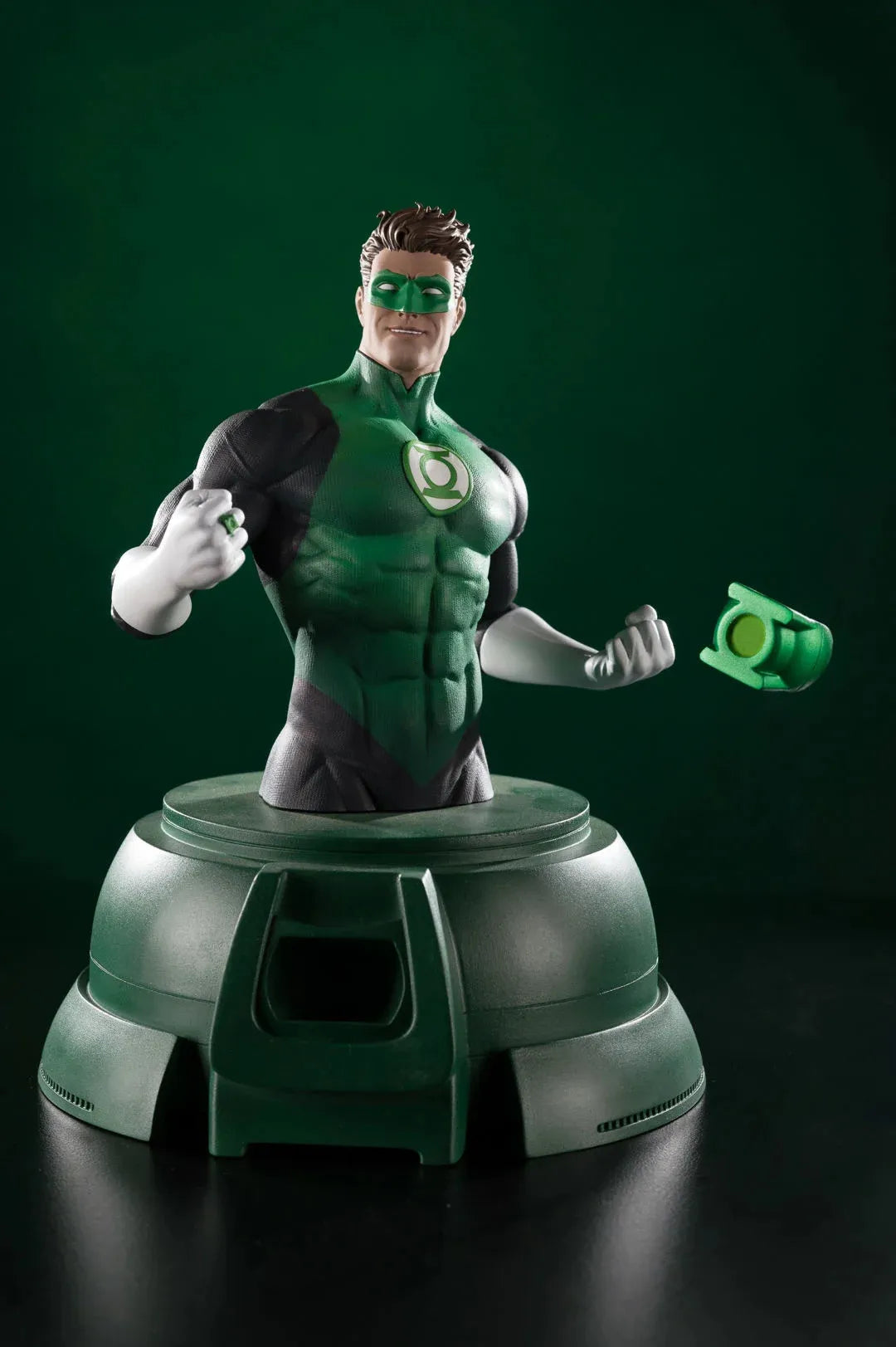 DC DIRECT GREEN LANTERN HAL JORDAN BUST + 1:1 SCALE POWER RING PROP REP