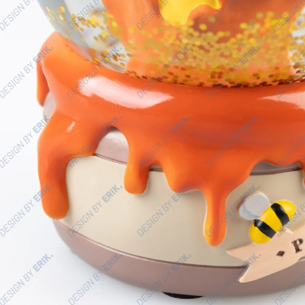 DISNEY WINNIE THE POOH SNOWGLOBE