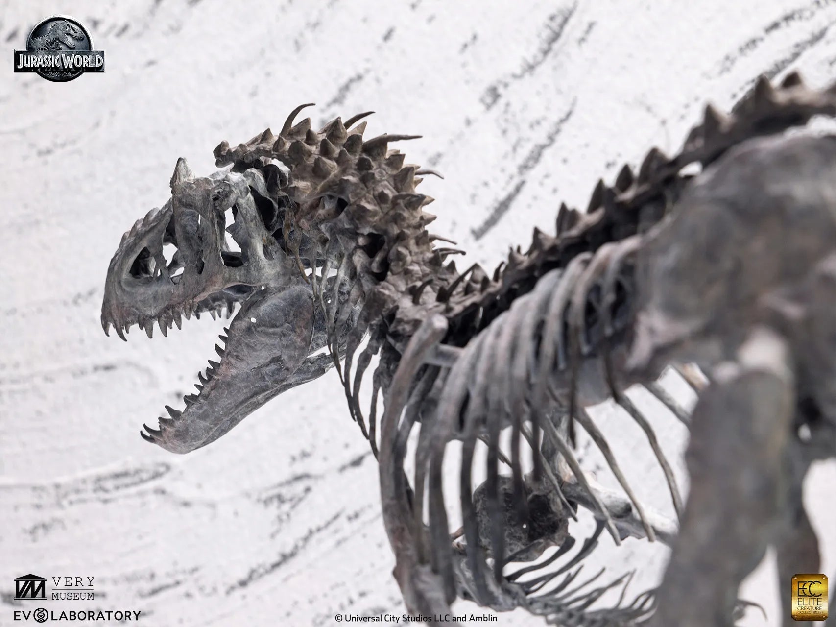 JURASSIC WORLD INDOMINUS REX SKELETON BRONZE 1/24 SCALE