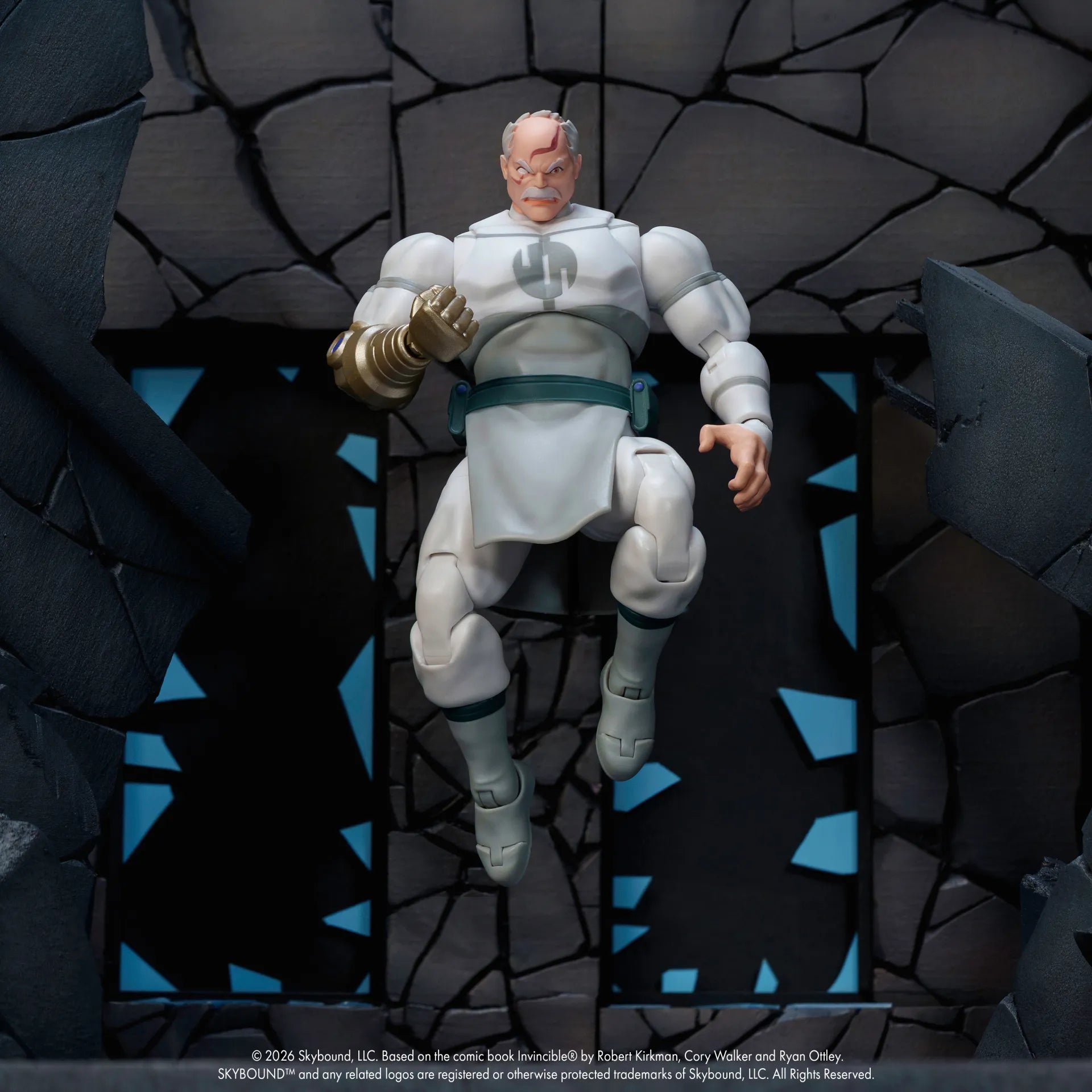 INVINCIBLE INVINCIBLE WITH KID OMNI MAN & CONQUEST LIMITED ACTION FIGURE SET(3)
