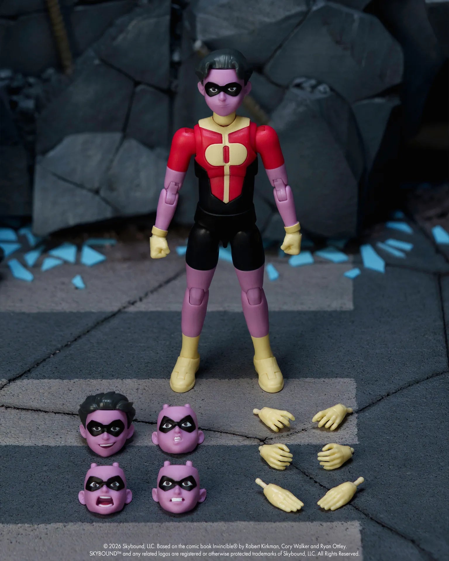 INVINCIBLE INVINCIBLE WITH KID OMNI MAN & CONQUEST LIMITED ACTION FIGURE SET(3)