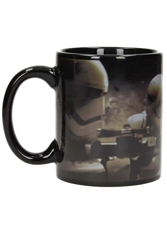 SW EP7 STORMTROOPERS BATTLE BLACK MUG