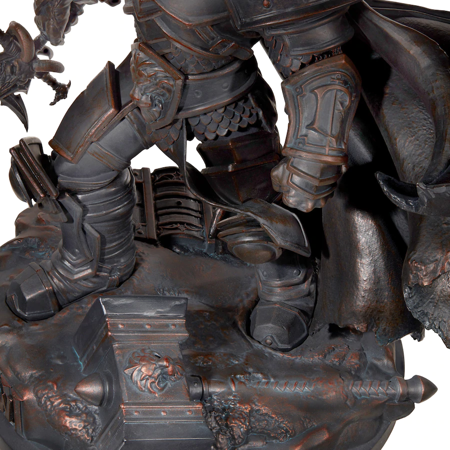Blizzard World of Warcraft - Prince Arthas Statue