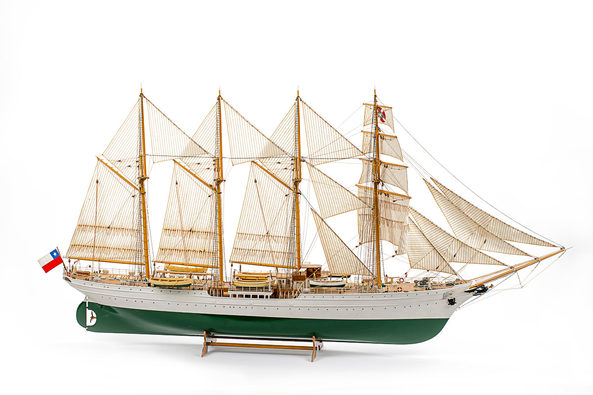 1:100 Esmeralda Special Edition  -Wooden hull