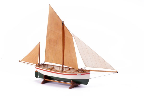 1:30 LE BAYARD - Wooden hull