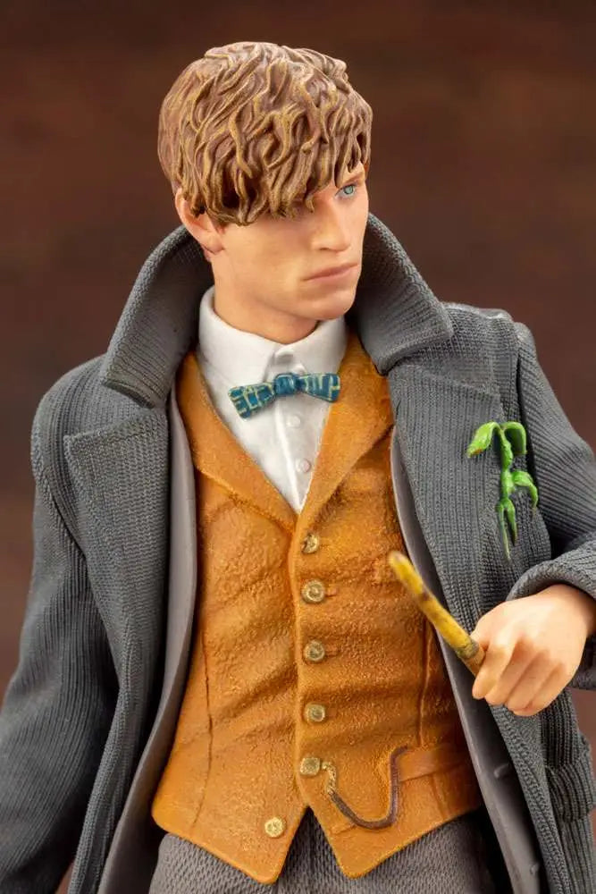 FB CRIMES GRINDELWALD SCAMANDER ARTFX+