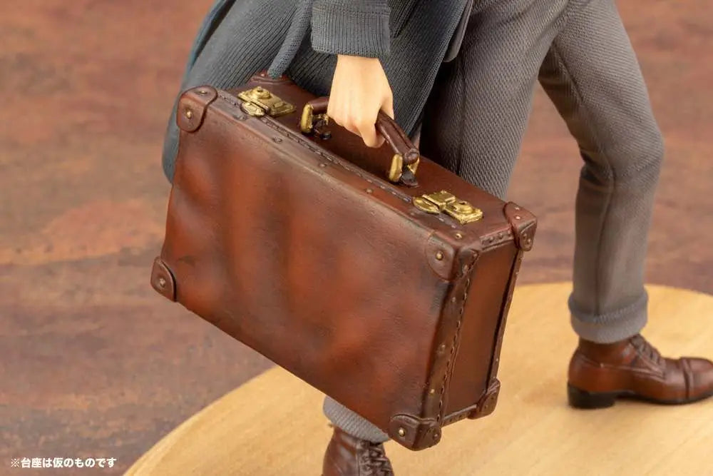 FB CRIMES GRINDELWALD SCAMANDER ARTFX+