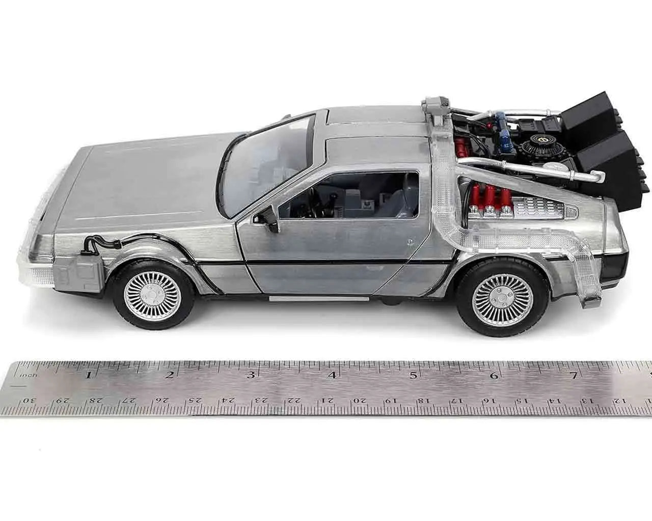 Back To The Future Part 1 - 1982 De Lorean DMC 12 - 1:24 Die-Cast Model With Lights