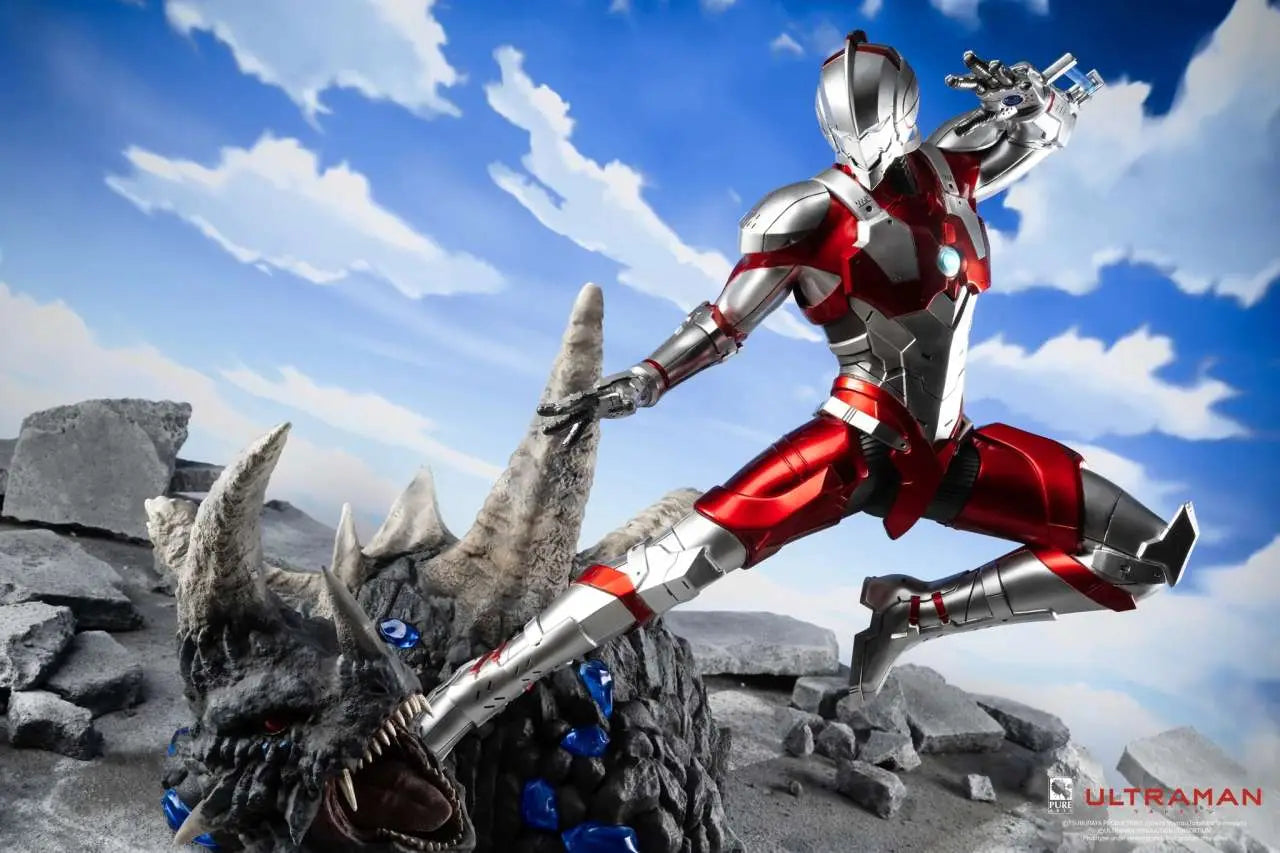 ULTRAMAN VS BLACK KING 1/4 STATUE