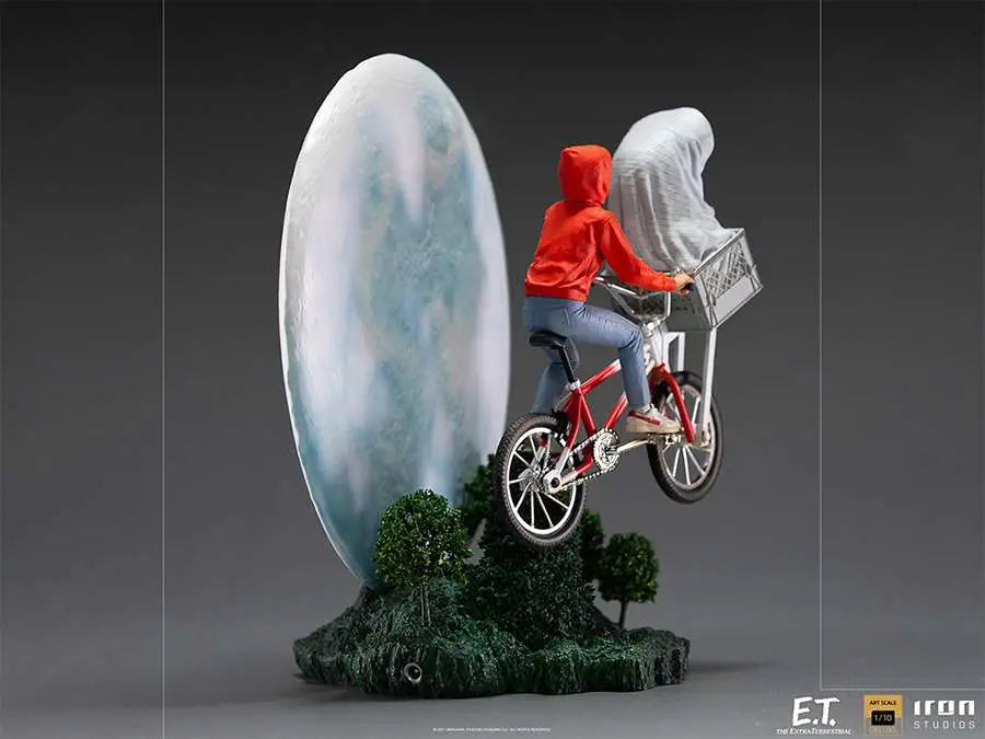 E.T. AND ELLIOT 1/10 ART DELUXE STATUE
