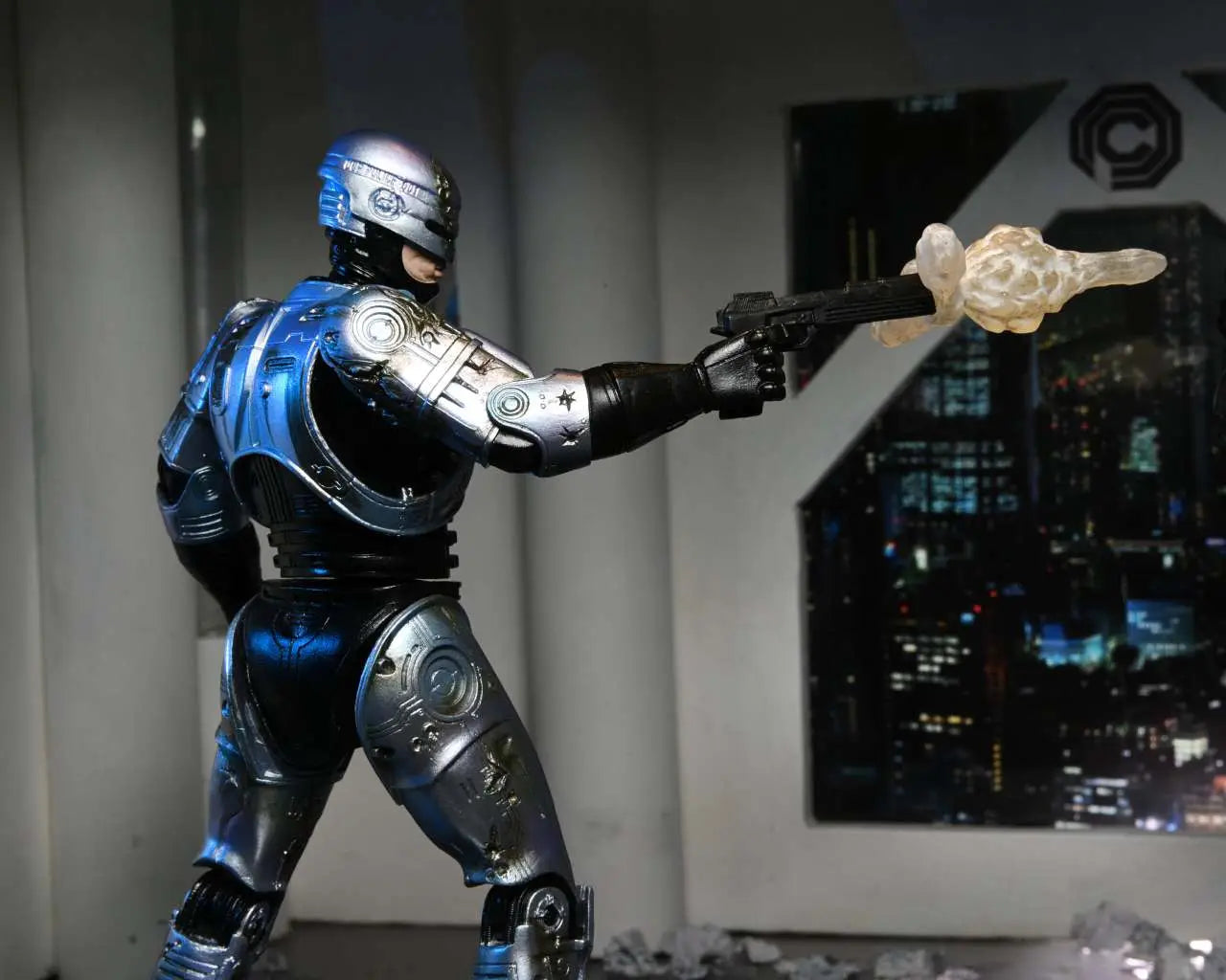 ULTIMATE ROBOCOP BATTLE DAMAGED W/ CHAIR