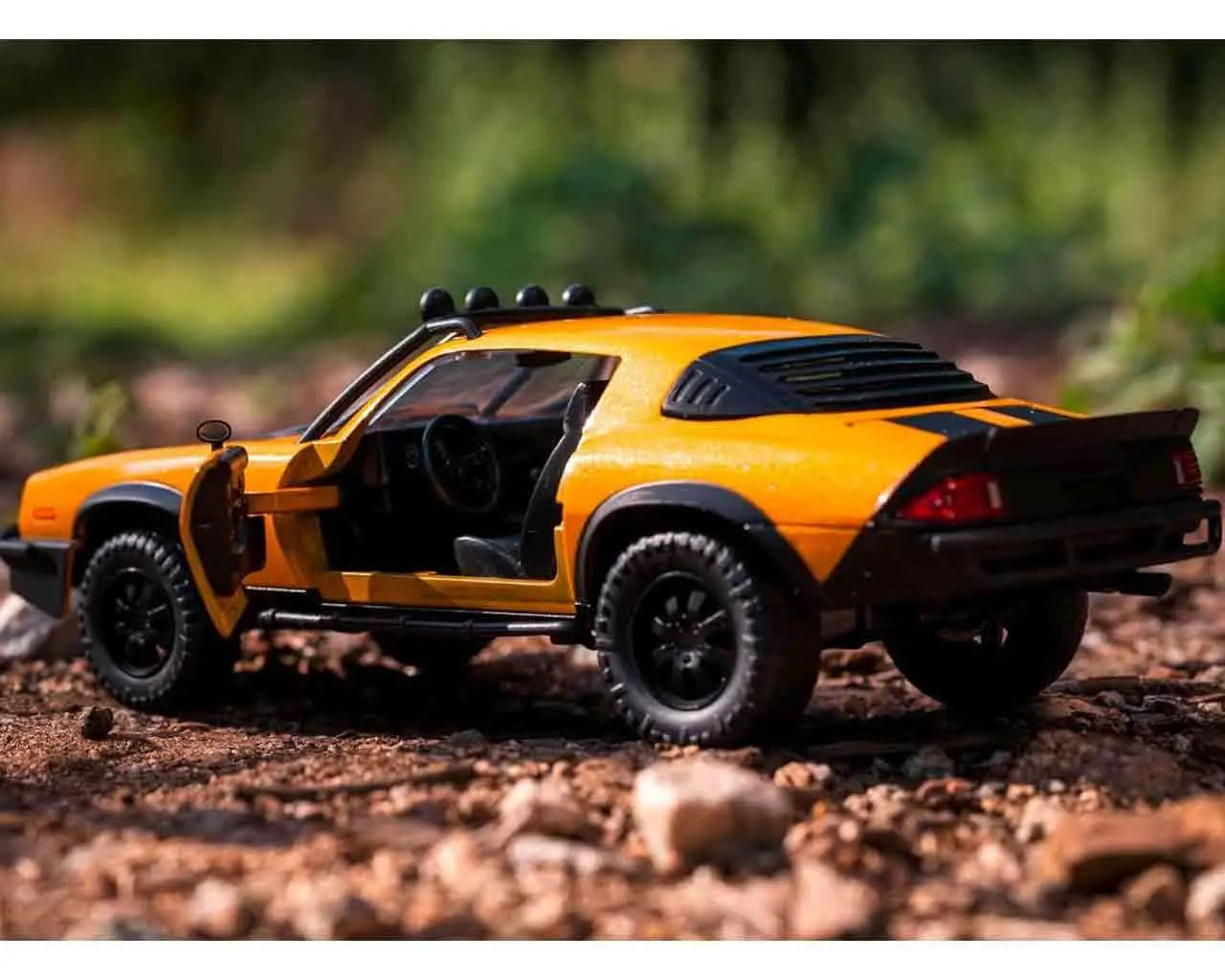 Transformers Rise of the Beasts - 1977 Chevrolet Camaro Bumblebee - 1:24 Die-Cast Model