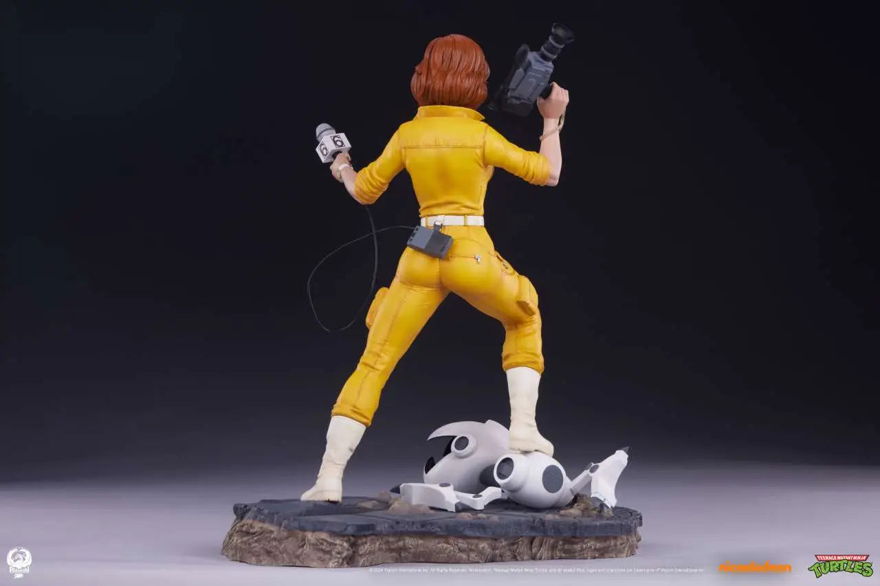 TMNT APRIL O'NEIL 1:4 STATUE