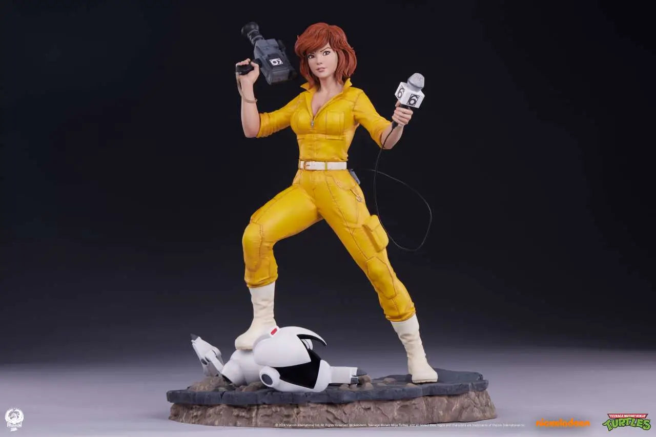 TMNT APRIL O'NEIL 1:4 STATUE