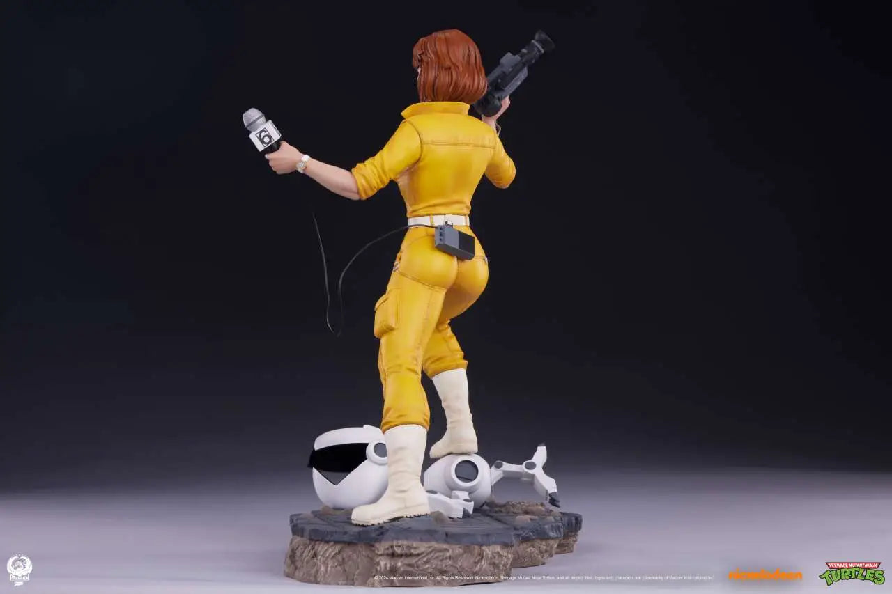 TMNT APRIL O'NEIL 1:4 STATUE