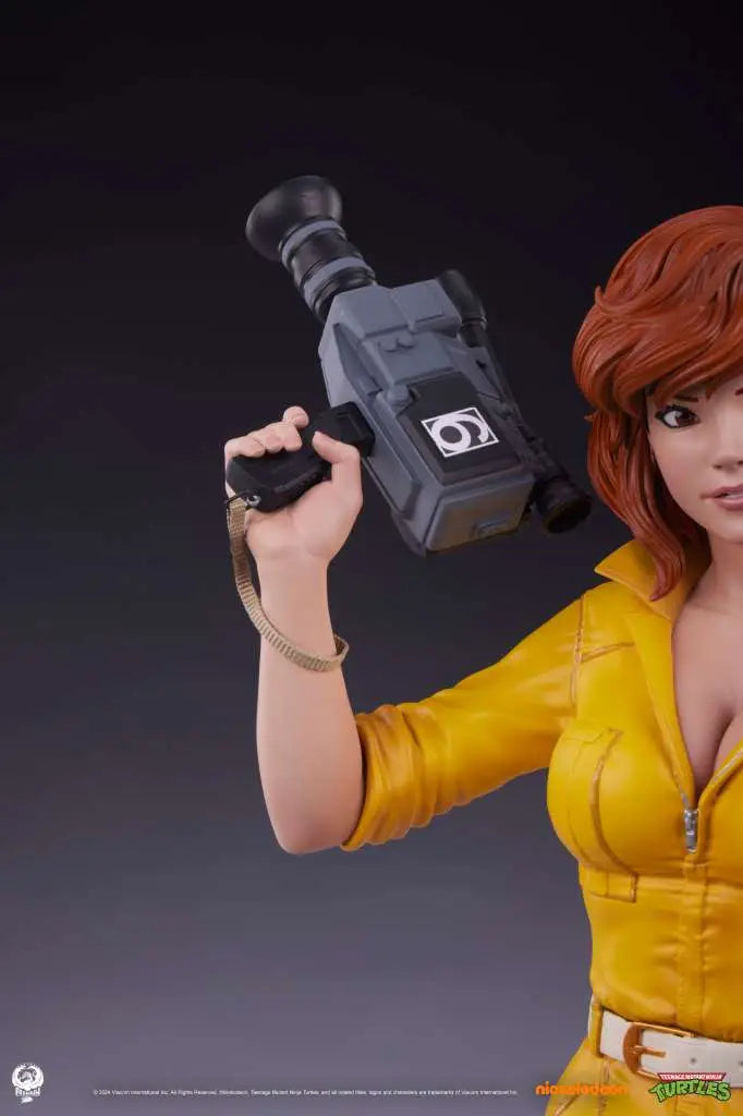 TMNT APRIL O'NEIL 1:4 STATUE