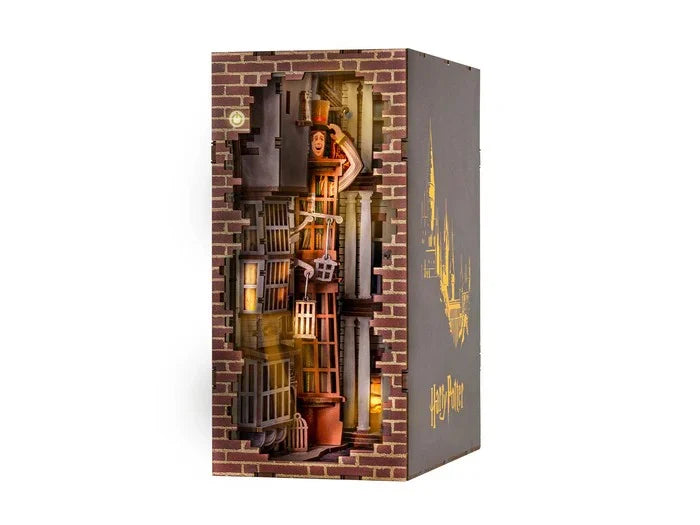 HARRY POTTER - BOOK NOOK KIT - Diagon Alley - 202pc + LED Light