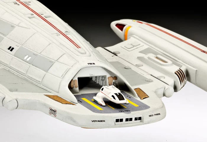 STAR TREK VOYAGER - USS Voyager - Model Kit 1/670