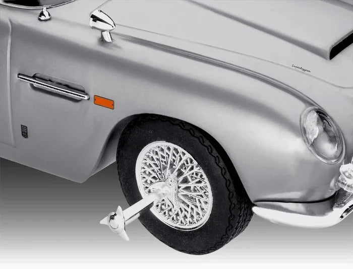 JAMES BOND - Aston Martin - Model Kit Click System 1/24