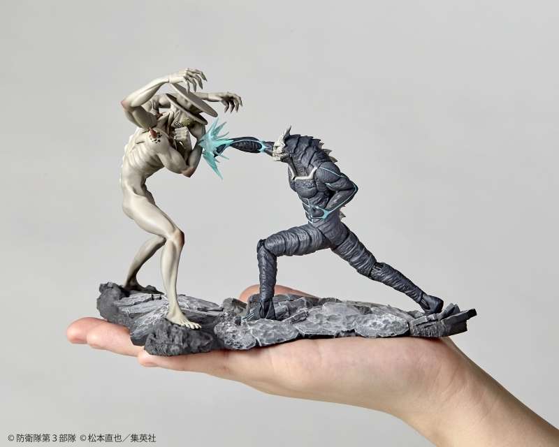 KAIJU N.8 - Kaiju N.8 VS Kaiju N.9 - Diorama 1/18 12.5cm