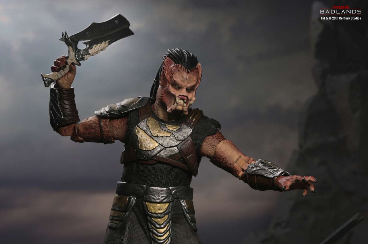 PREDATOR BADLANDS - Dek "Training Armor" - Ultimate Figure 17cm