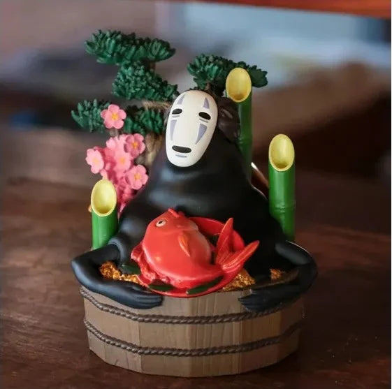 SPIRITED AWAY - No Face Golden Bucket & Bamboos - Diorama 18cm