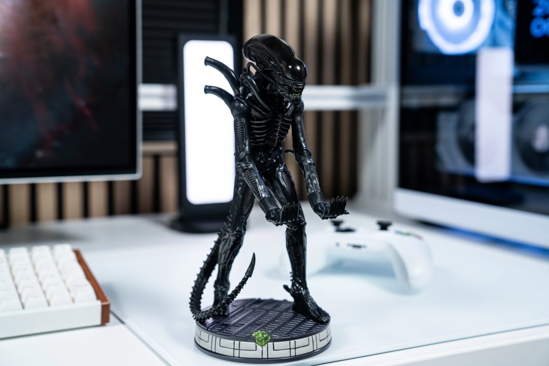 ALIEN - Controller & Phone Support - 20cm