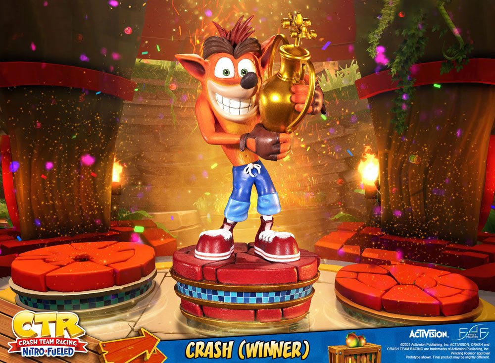 CRASH BANDICOOT - Crash Team Racing Crash Winner - Statue 46cm