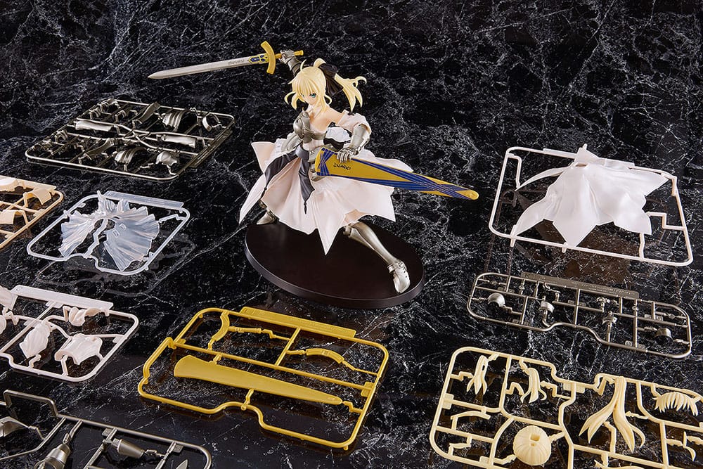 FATE / STAY NIGHT - Saber Lily "Distant Avalon" - Model Kit 20cm