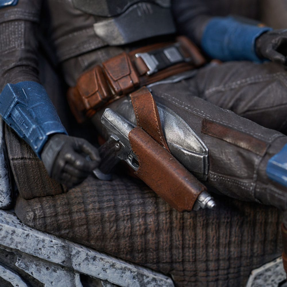 THE MANDALORIAN - Bo-Katan on Throne - Statue Premier Collection 35cm