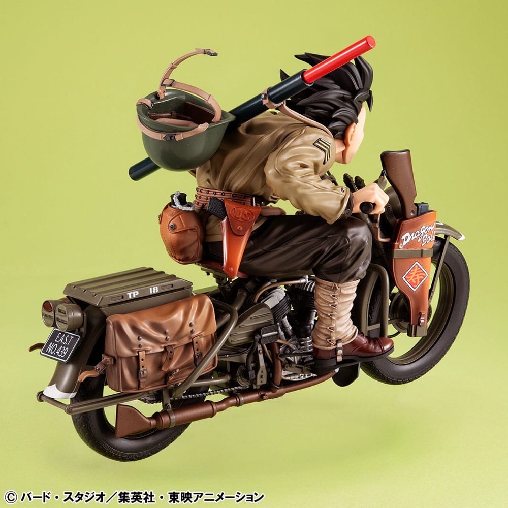 DRAGON BALL Z - Son Goku & Bike - Statue Desktop Real McCoy 18cm