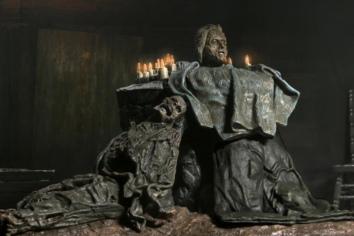 FRIDAY THE 13TH THE GAME - Pamela Shrine - Diorama Figure