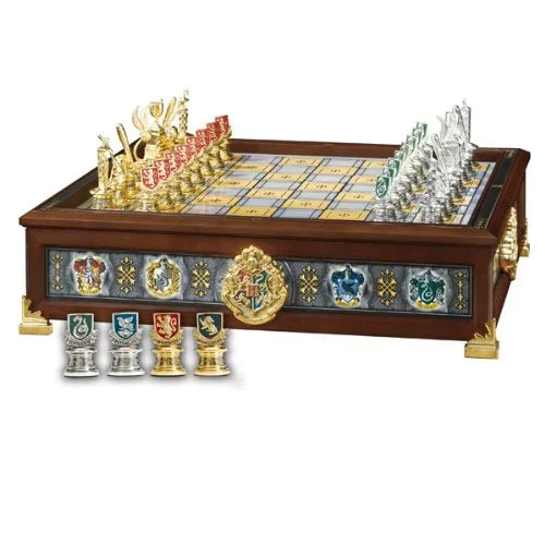 HARRY POTTER - Quidditch Chess Set
