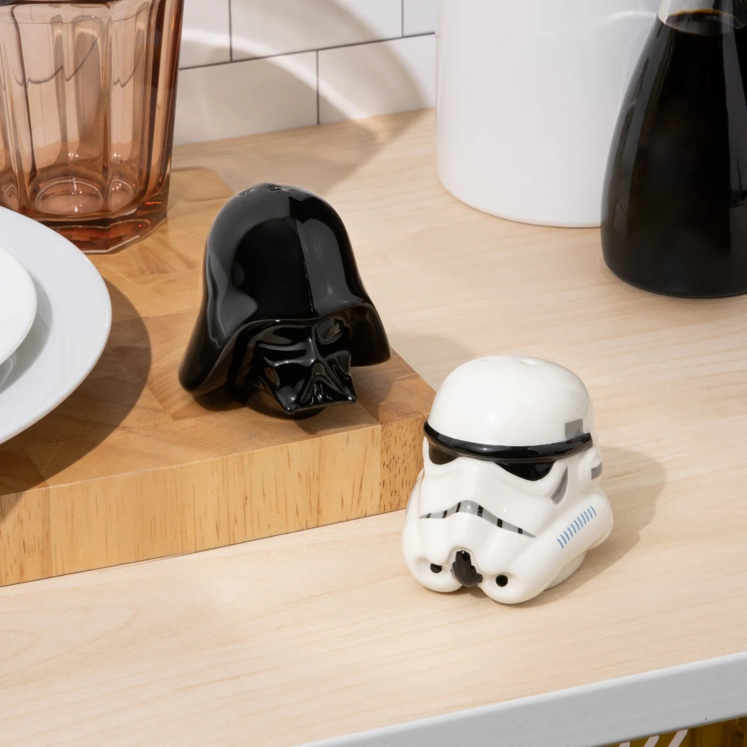 STAR WARS - Darth Vader & Stormtrooper - Salt and Pepper Shakers Set