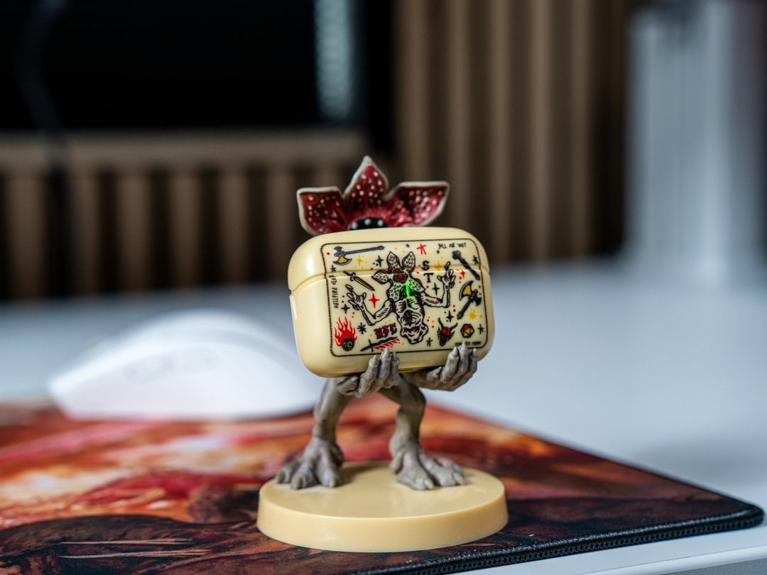 STRANGER THINGS - Buds Pro Bundle - Wireless Bluetooth Earbuds +Holder
